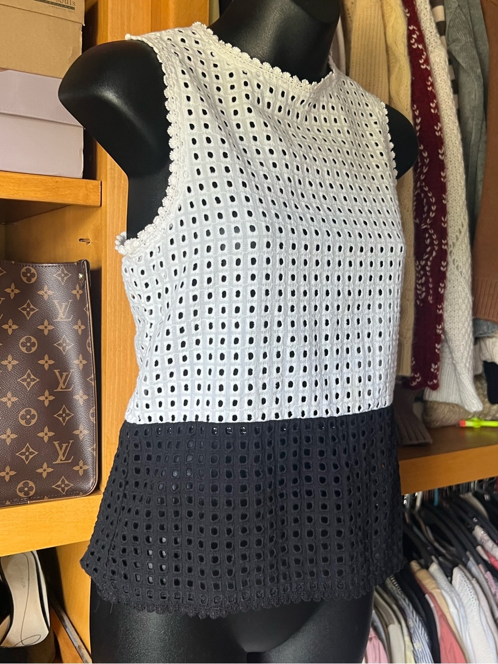 MARKET & SPRUCE Women’s White and Black Eyelet Sleeveless Top